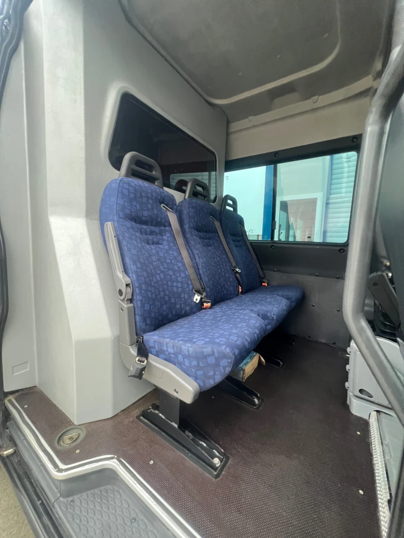Iveco Daily 3.0HPT / Дв.гума / Б-категория / Климатик, снимка 11 - Бусове и автобуси - 53509276