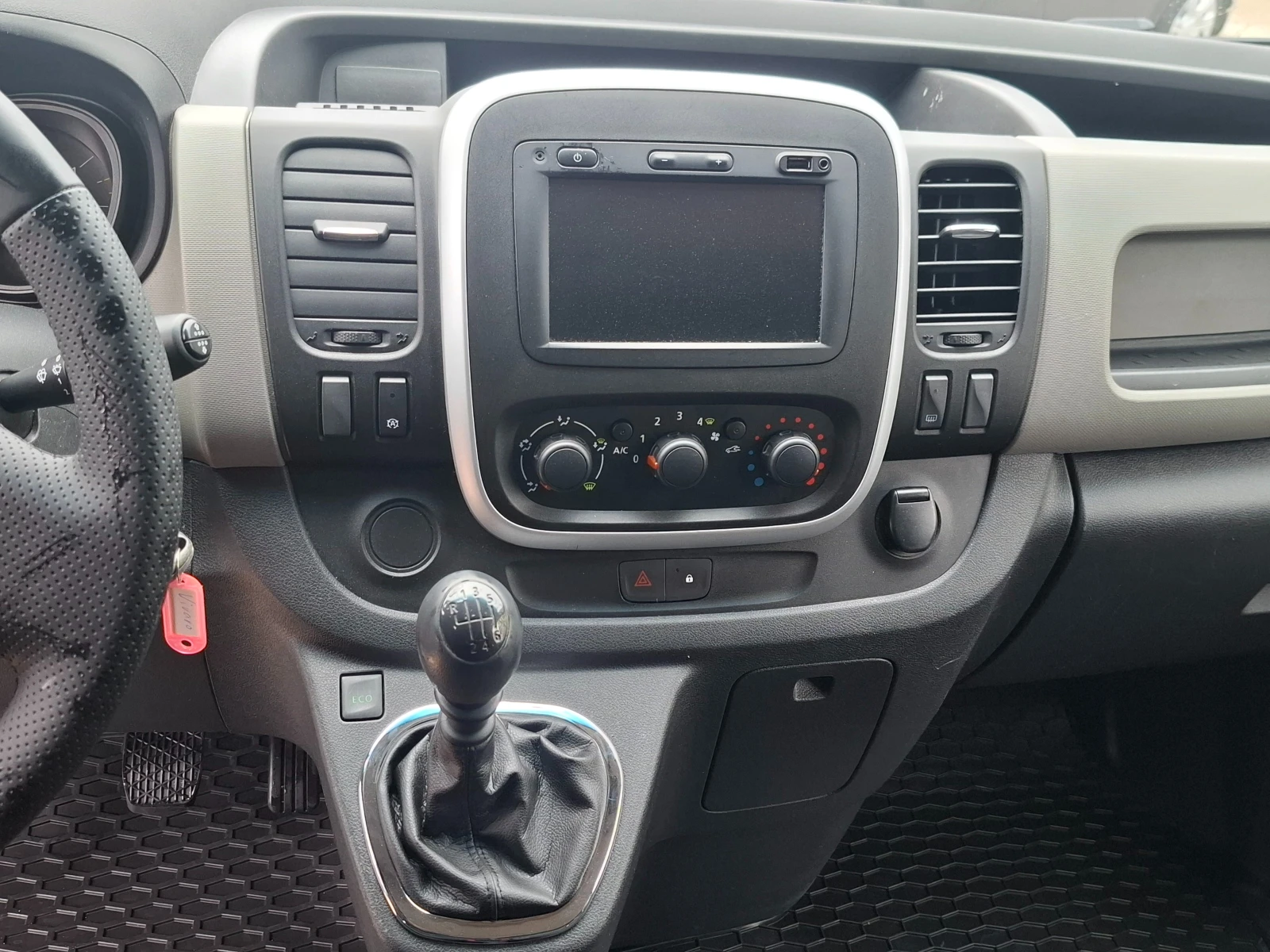 Renault Trafic 1.6CDTI/Euro5B - изображение 8