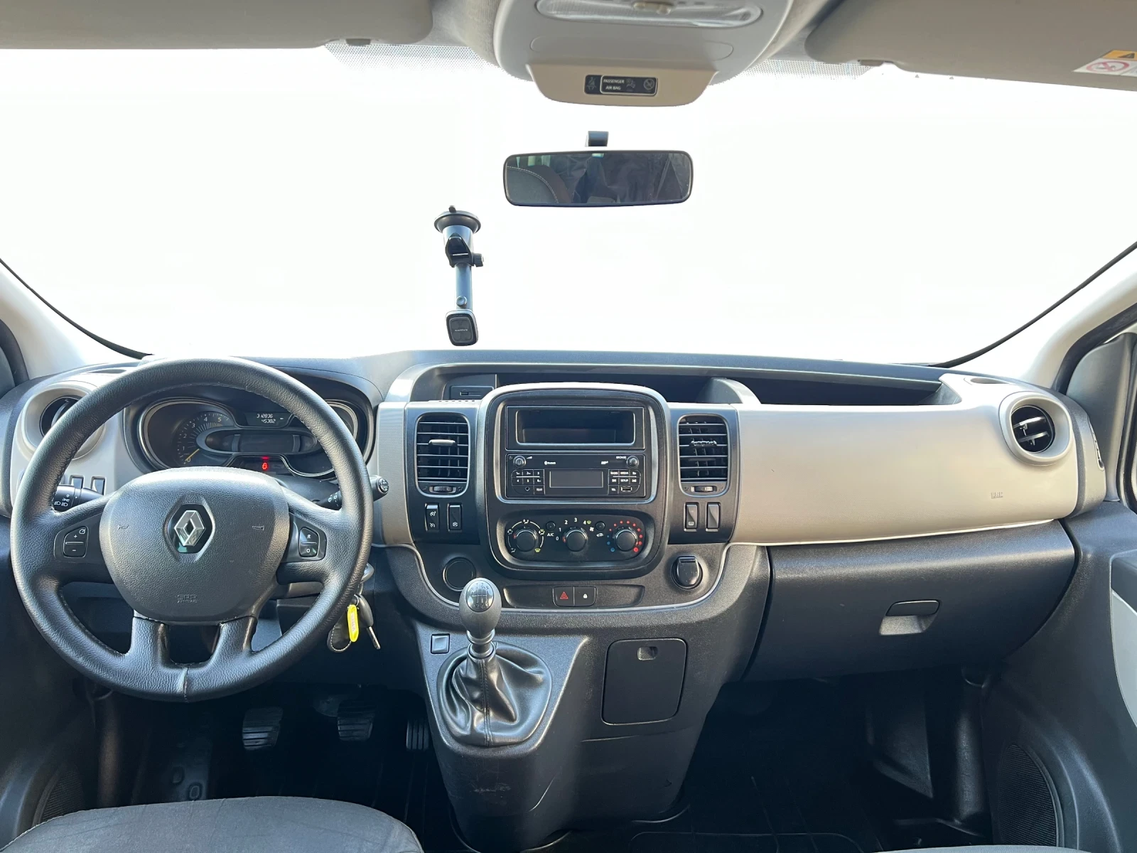 Renault Trafic 9-места / Климатик / 125к.с, снимка 10 - Бусове и автобуси - 53987355