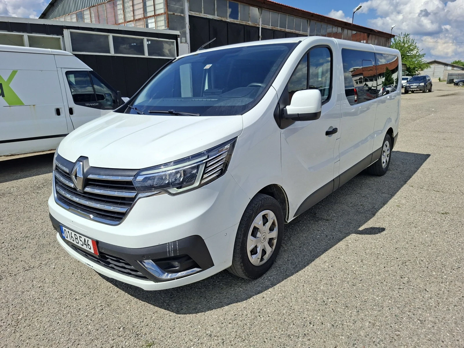 Renault Trafic, снимка 2 - Бусове и автобуси - 54666128