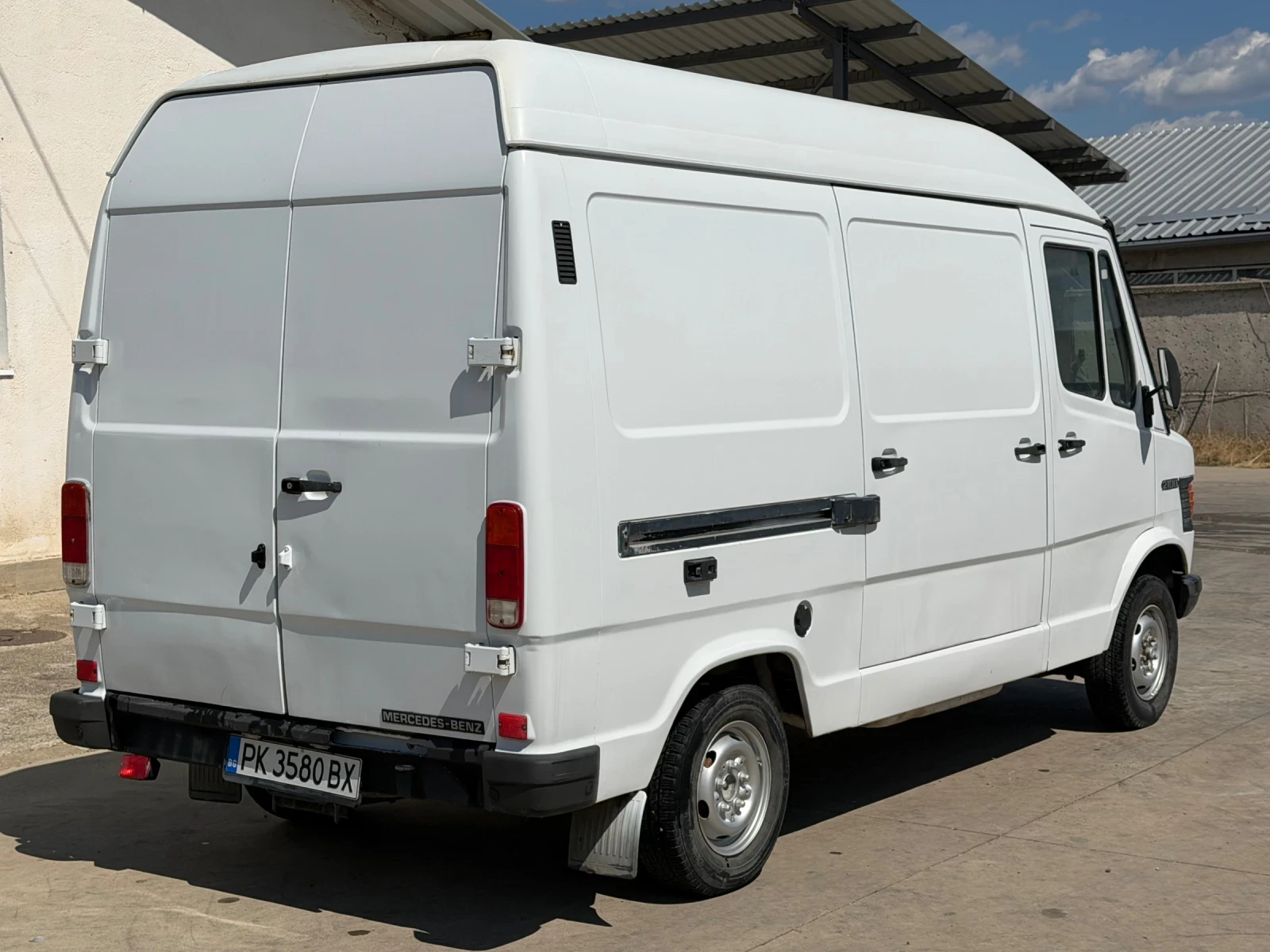 Mercedes-Benz 210 D, снимка 5 - Бусове и автобуси - 55835957
