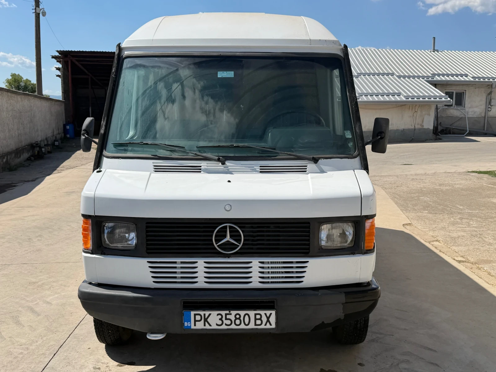 Mercedes-Benz 210 D, снимка 2 - Бусове и автобуси - 55835957