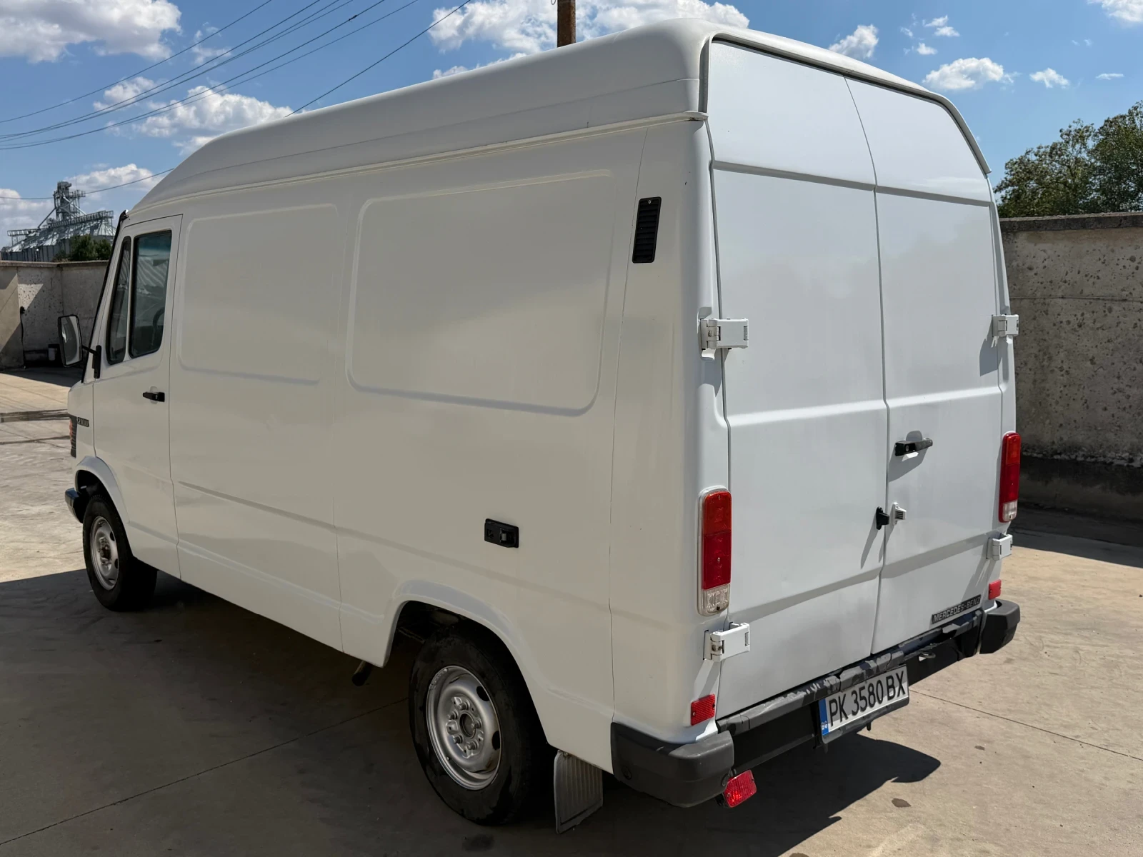 Mercedes-Benz 210 D, снимка 7 - Бусове и автобуси - 55835957