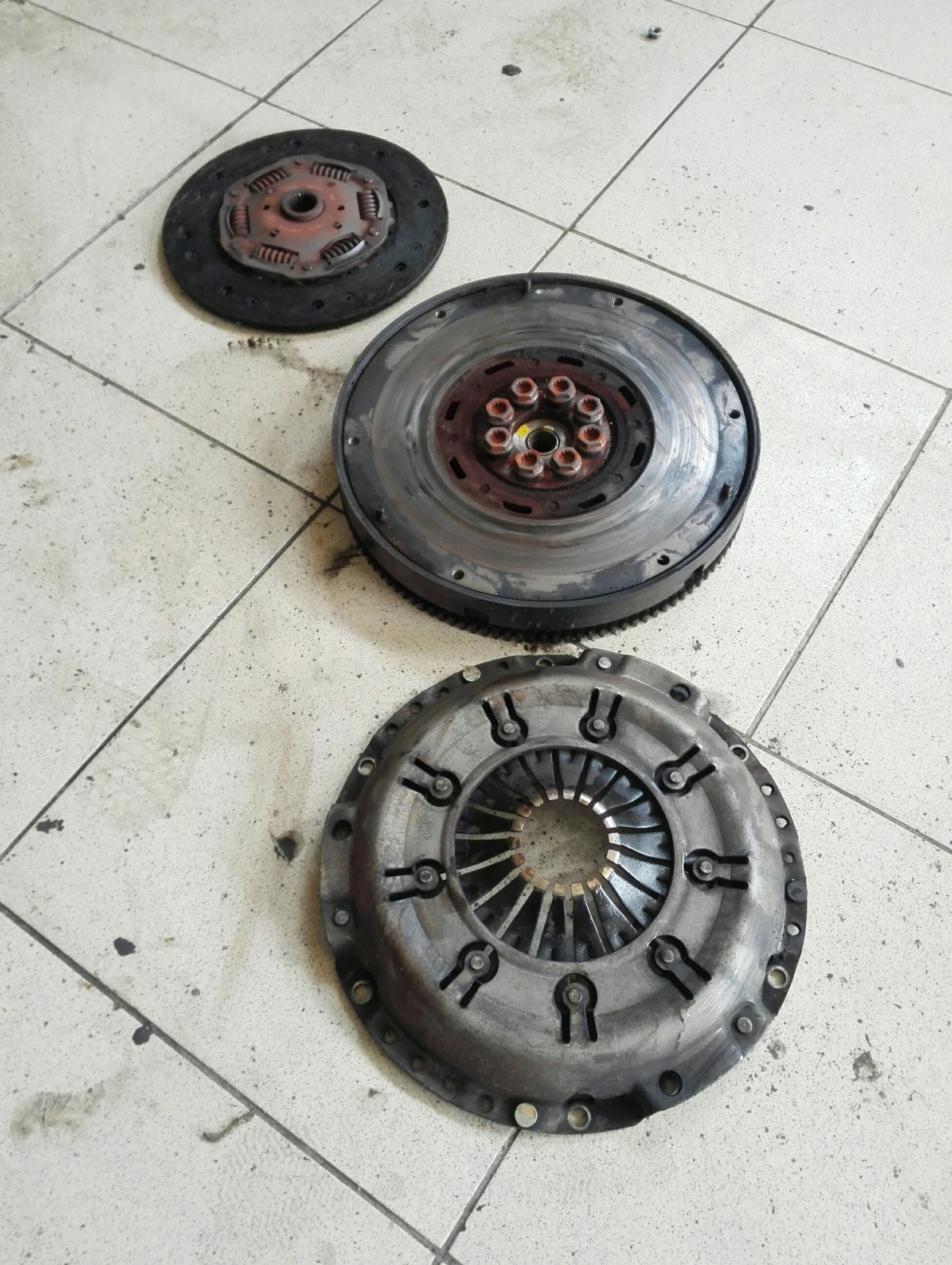 ������� �������� ��� ���������� ���� �6 2.5��� | Mobile.bg � ����������� 1