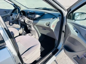 Nissan Almera tino Nissan Almera Tino 1.8 бензин   добро състояние, н, снимка 11