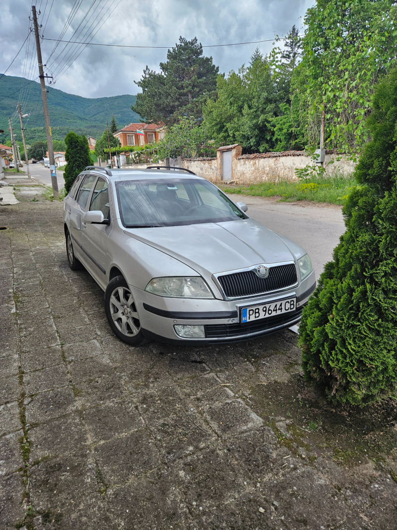 Skoda Octavia Laurin & Klement, снимка 2 - Автомобили и джипове - 46446580