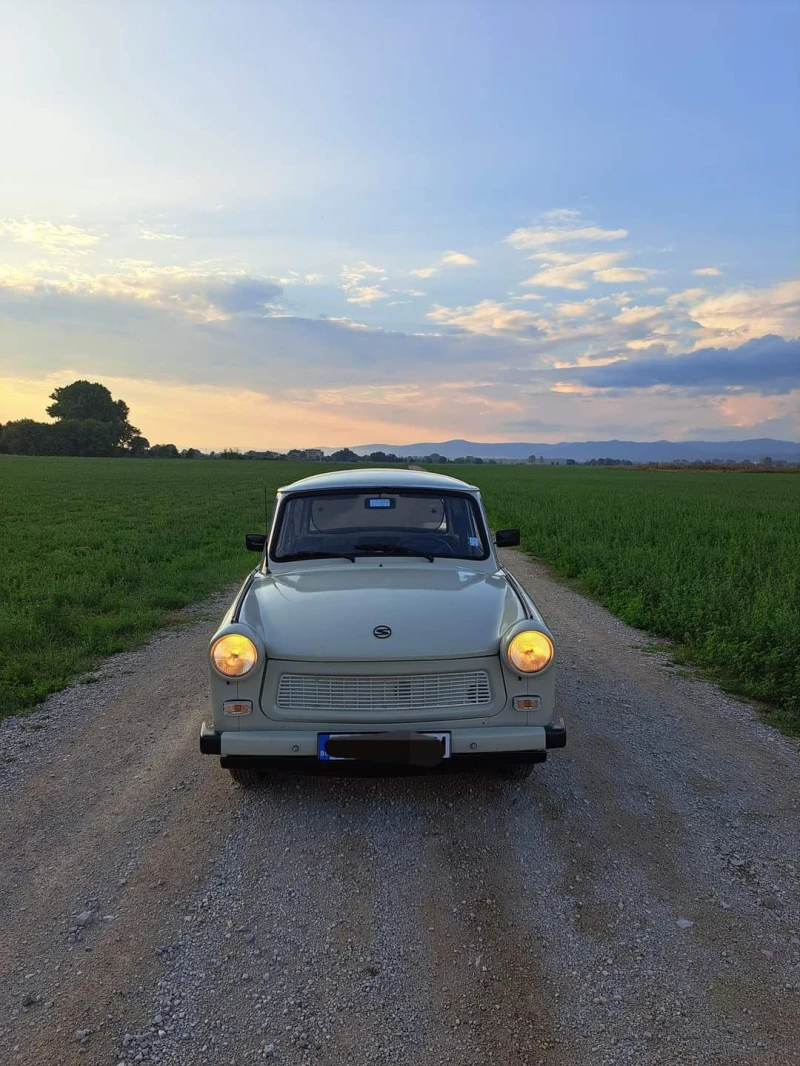 Trabant 601, снимка 1 - Автомобили и джипове - 48266271