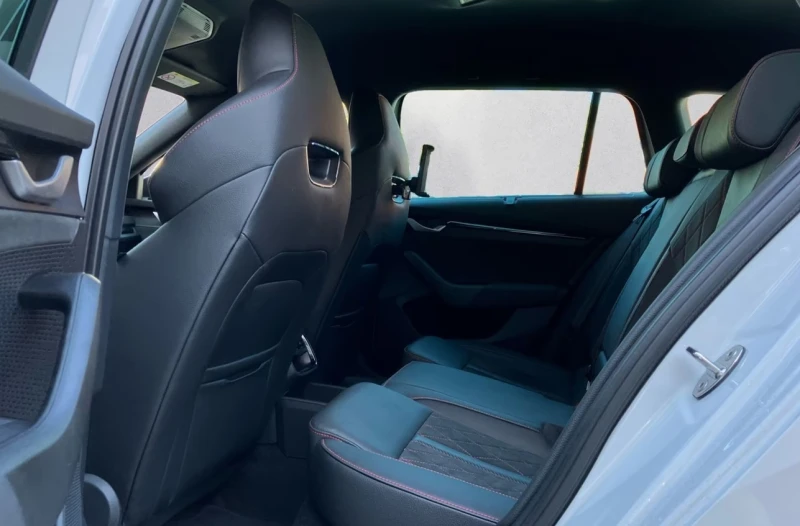 Skoda Octavia 2.0 TSI RS* Head Up* , снимка 8 - Автомобили и джипове - 52153639