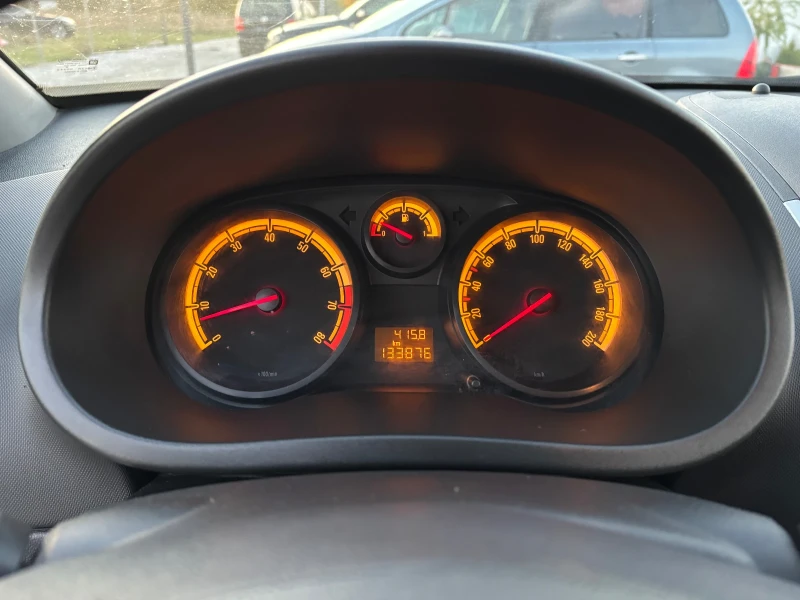 Opel Corsa 1.4 Бензин/133 Хил км/2011г, снимка 14 - Автомобили и джипове - 52657290