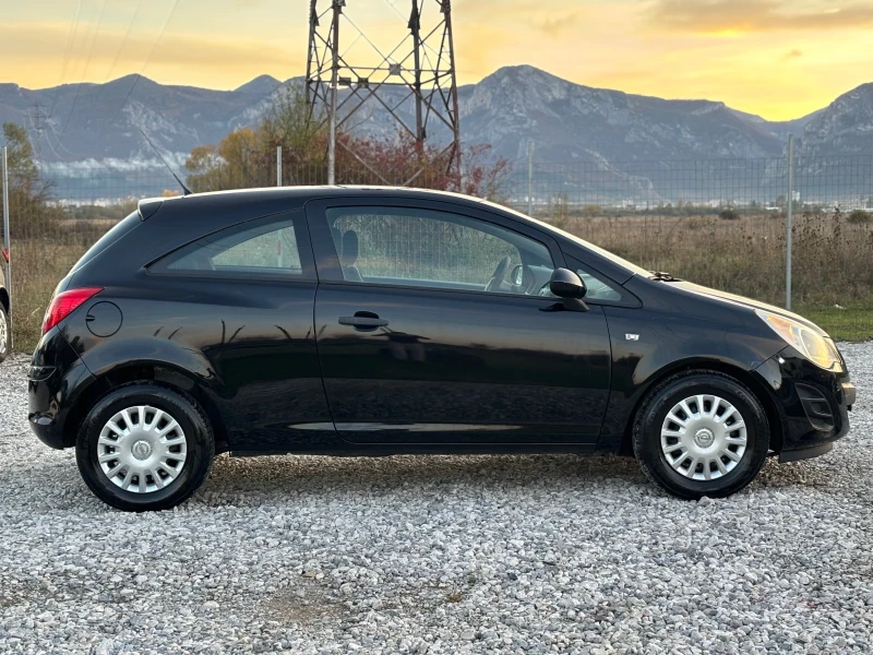 Opel Corsa 1.4 Бензин/133 Хил км/2011г, снимка 7 - Автомобили и джипове - 52657290