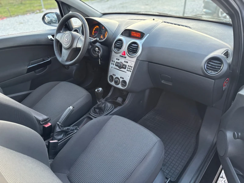 Opel Corsa 1.4 Бензин/133 Хил км/2011г, снимка 10 - Автомобили и джипове - 52657290