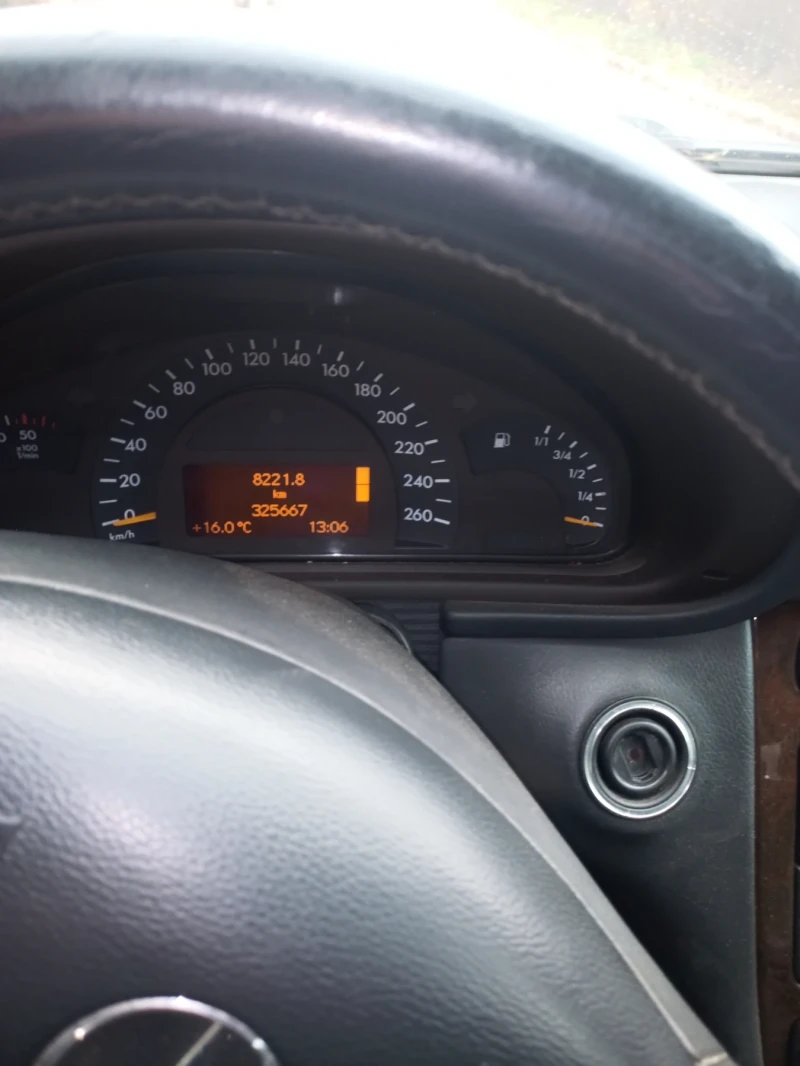 Mercedes-Benz C 220, снимка 5 - Автомобили и джипове - 52645086