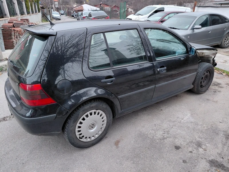 VW Golf, снимка 2 - Автомобили и джипове - 52891451