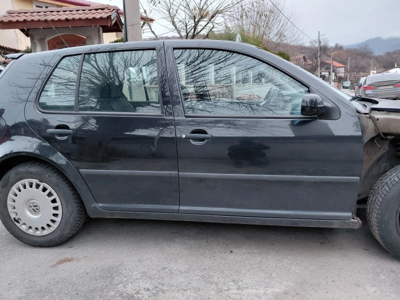 VW Golf, снимка 3 - Автомобили и джипове - 52891451