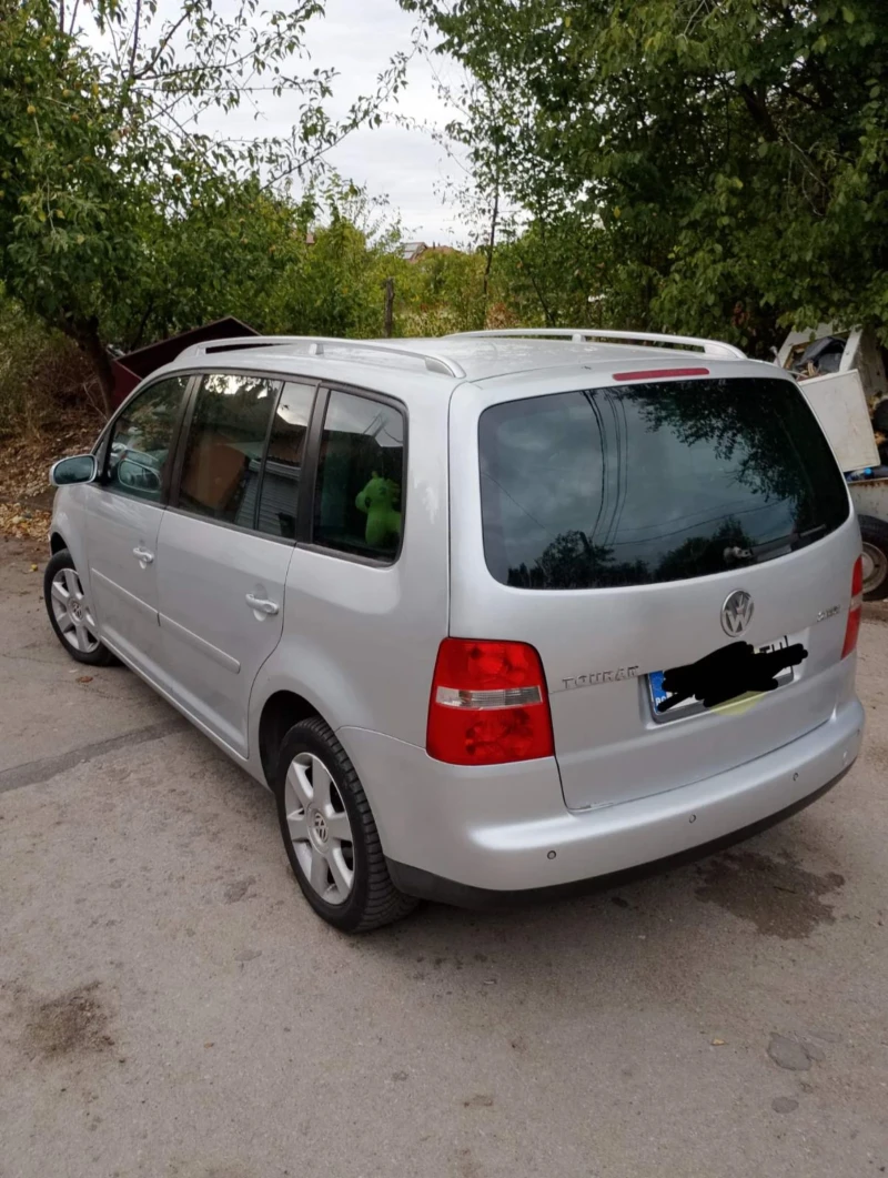 VW Touran, снимка 4 - Автомобили и джипове - 53261445