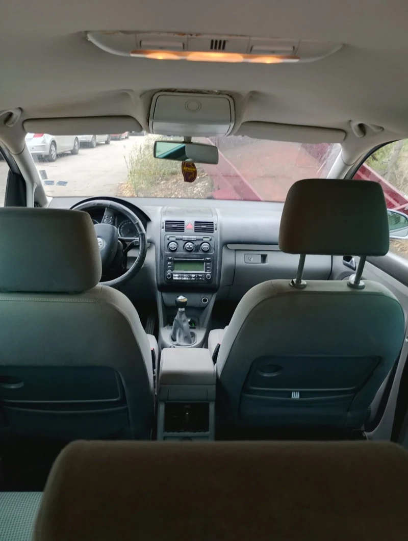 VW Touran, снимка 5 - Автомобили и джипове - 53261445
