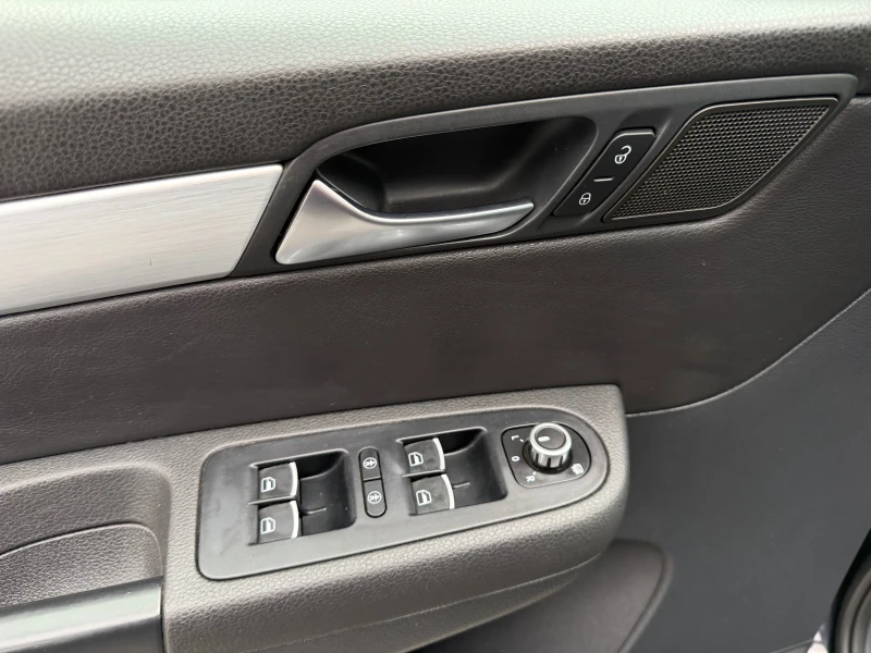 VW Sharan 2.0TDI 140HP 4-MOTION, снимка 17 - Автомобили и джипове - 53471129