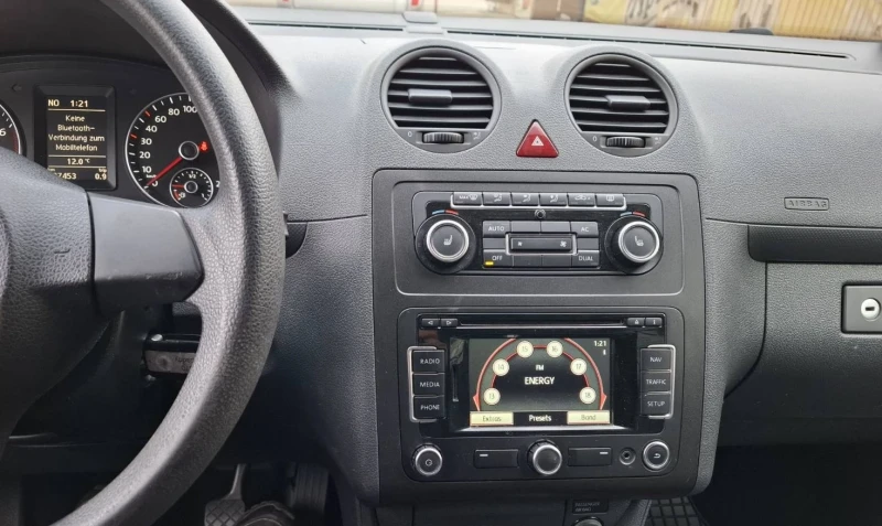 VW Caddy 1.6 Bifuel 7 места Maxi фабрична газ LPG, снимка 11 - Автомобили и джипове - 53515572