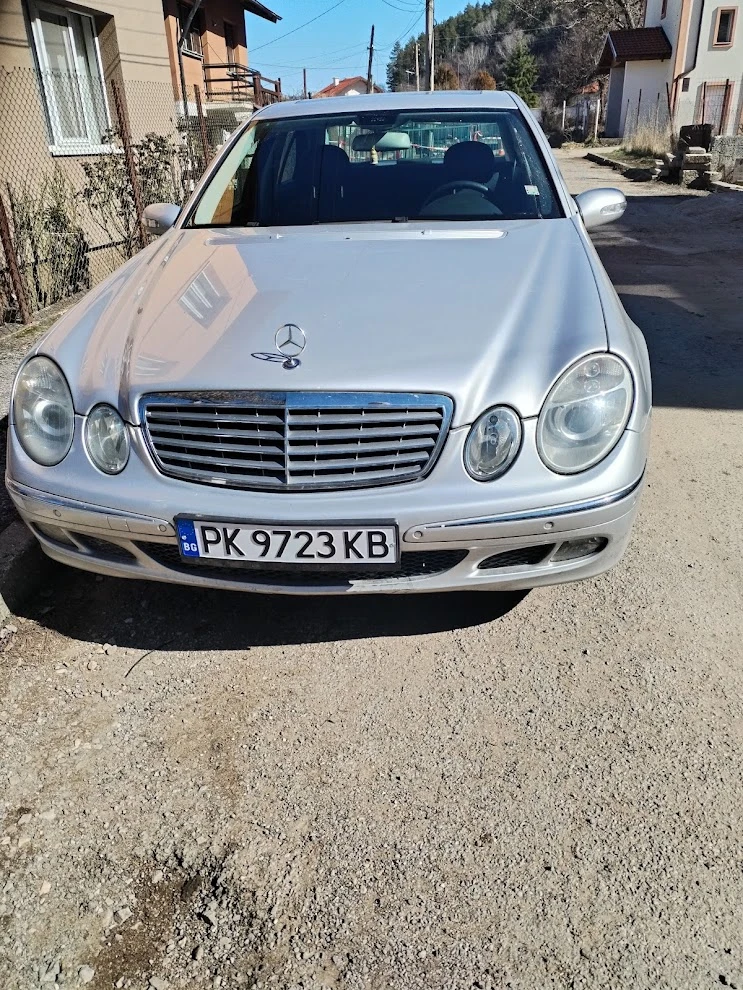Mercedes-Benz E 200 1.8, снимка 17 - Автомобили и джипове - 52867536