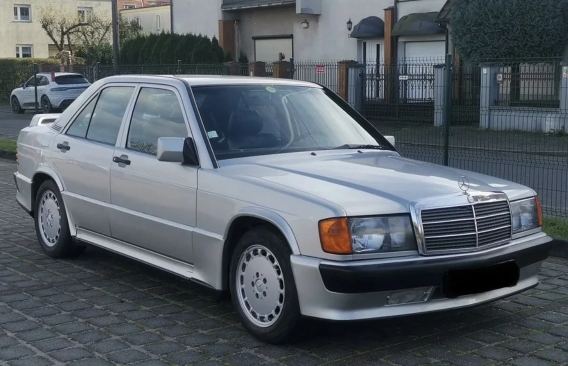 Mercedes-Benz 190 E 2.5 16V, снимка 1