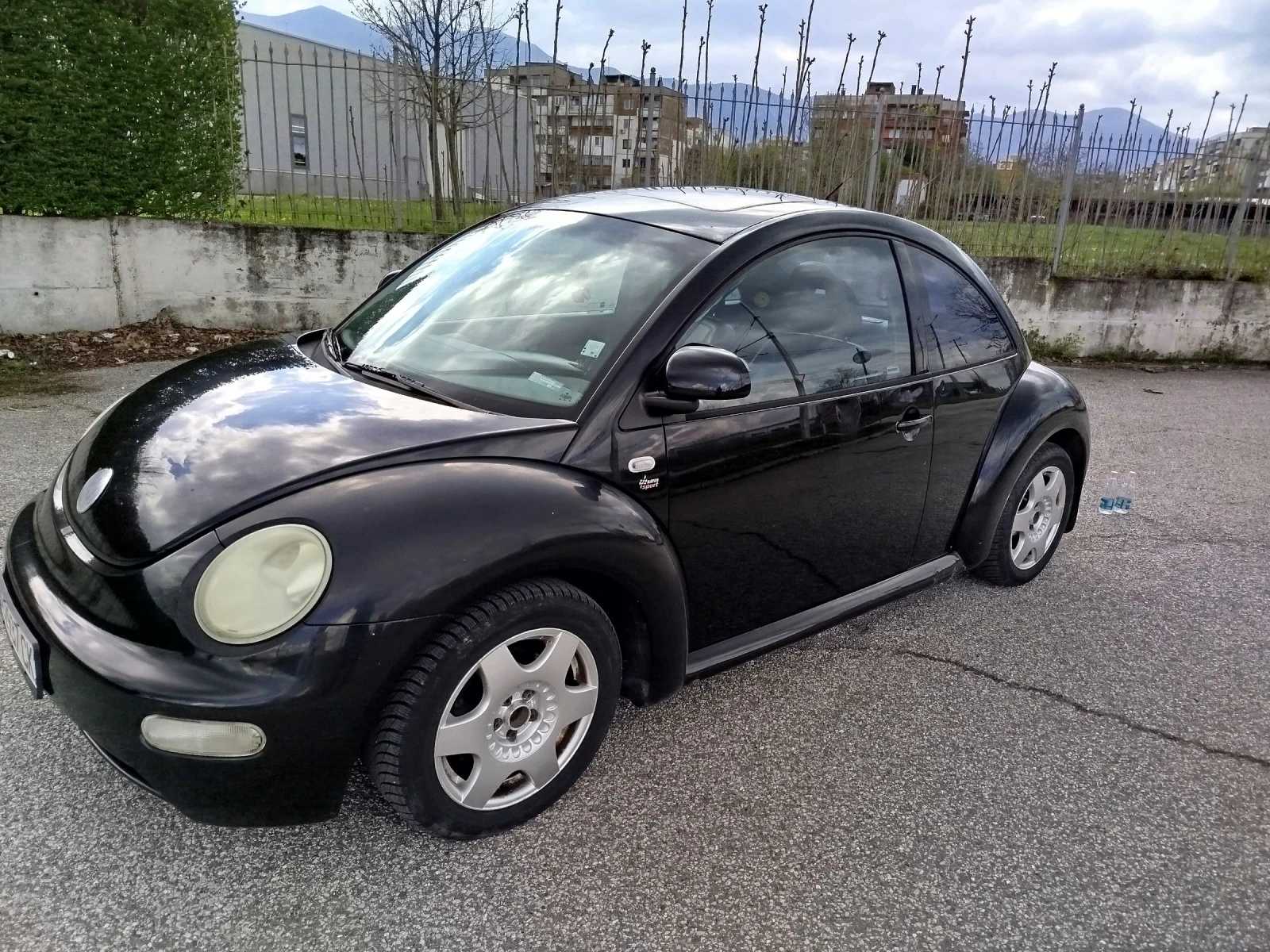 VW New beetle КЛИМАТИК! АВТОМАТ! 2.0i  115k.c - изображение 2