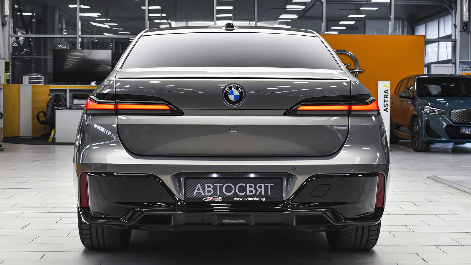 BMW 750 e xDrive M Sport Plug-in Hybrid Sportautomatic - изображение 3