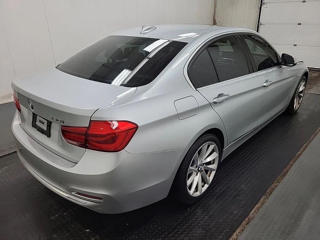 BMW 330 * 330I XDRIVE * CARFAX * ���� �� �� | Mobile.bg � ����������� 3