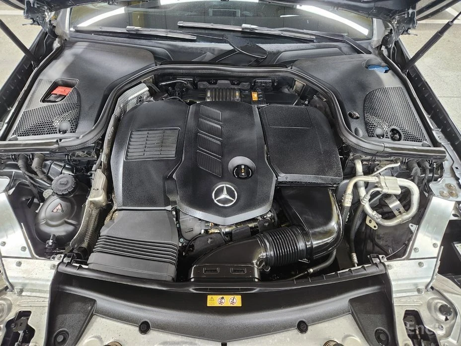 Mercedes-Benz CLS 300  - изображение 6