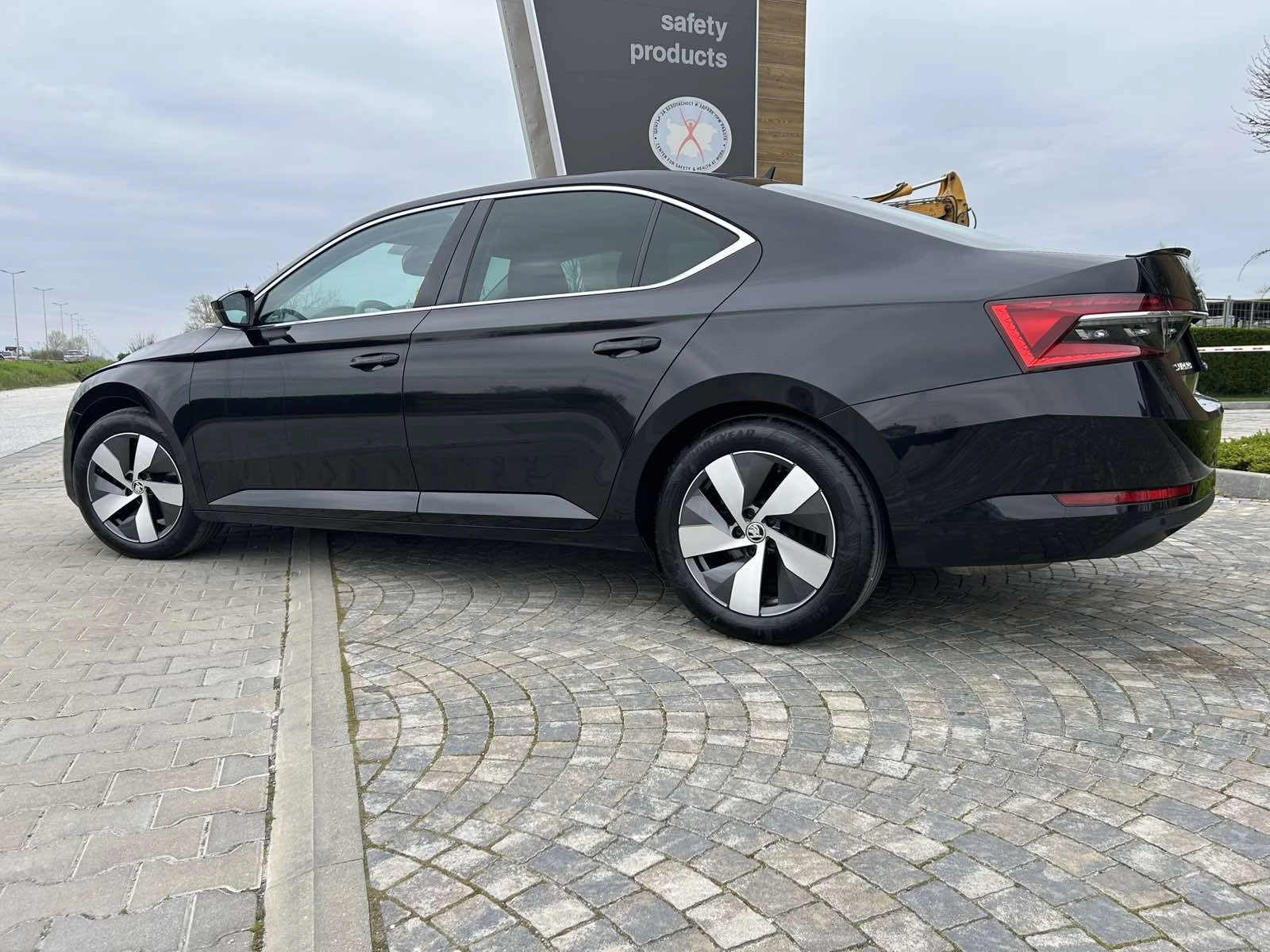 Skoda Superb, снимка 2 - Автомобили и джипове - 54094304