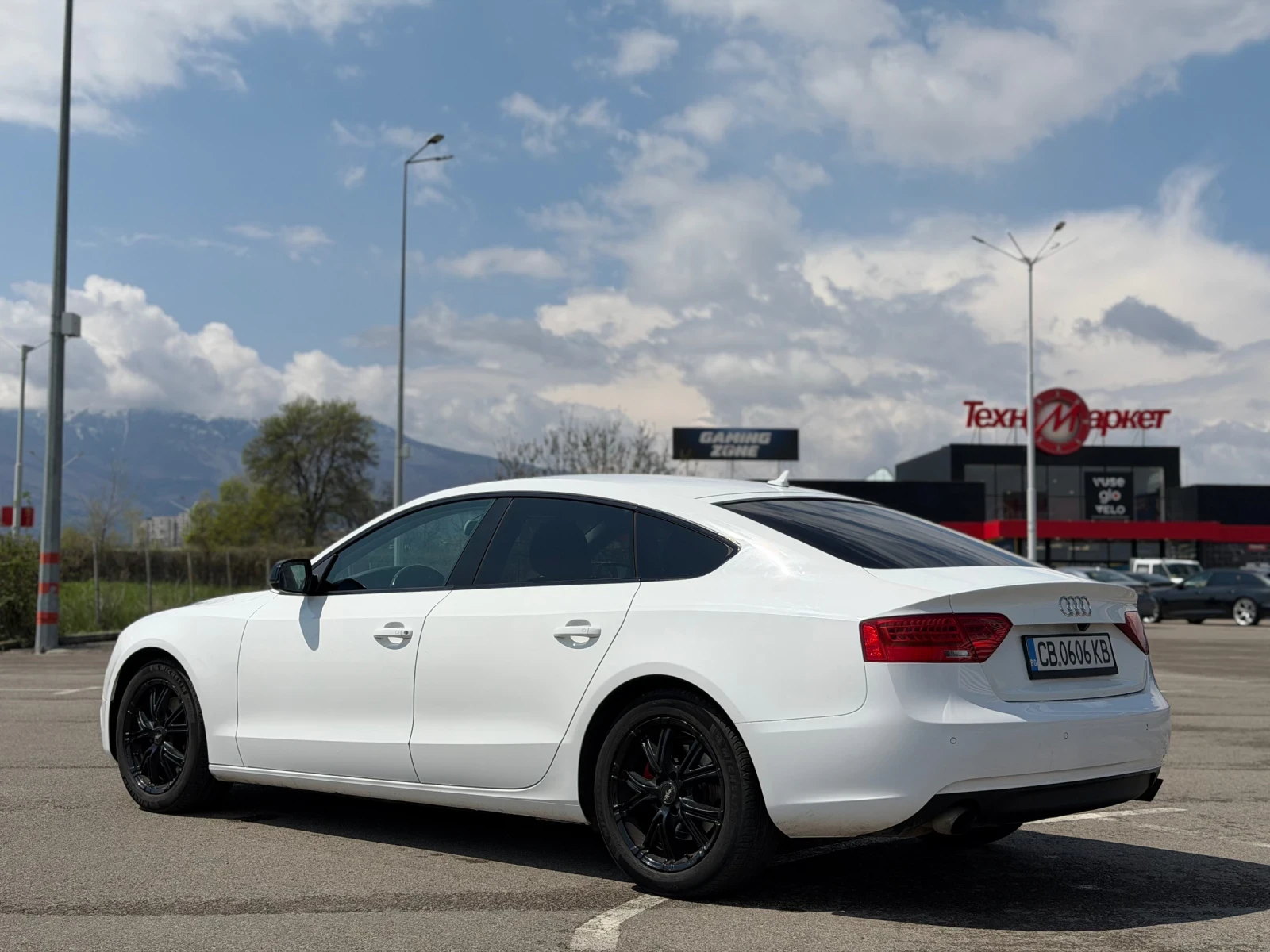 Audi A5 2.0 TFSI, снимка 5 - Автомобили и джипове - 53565525