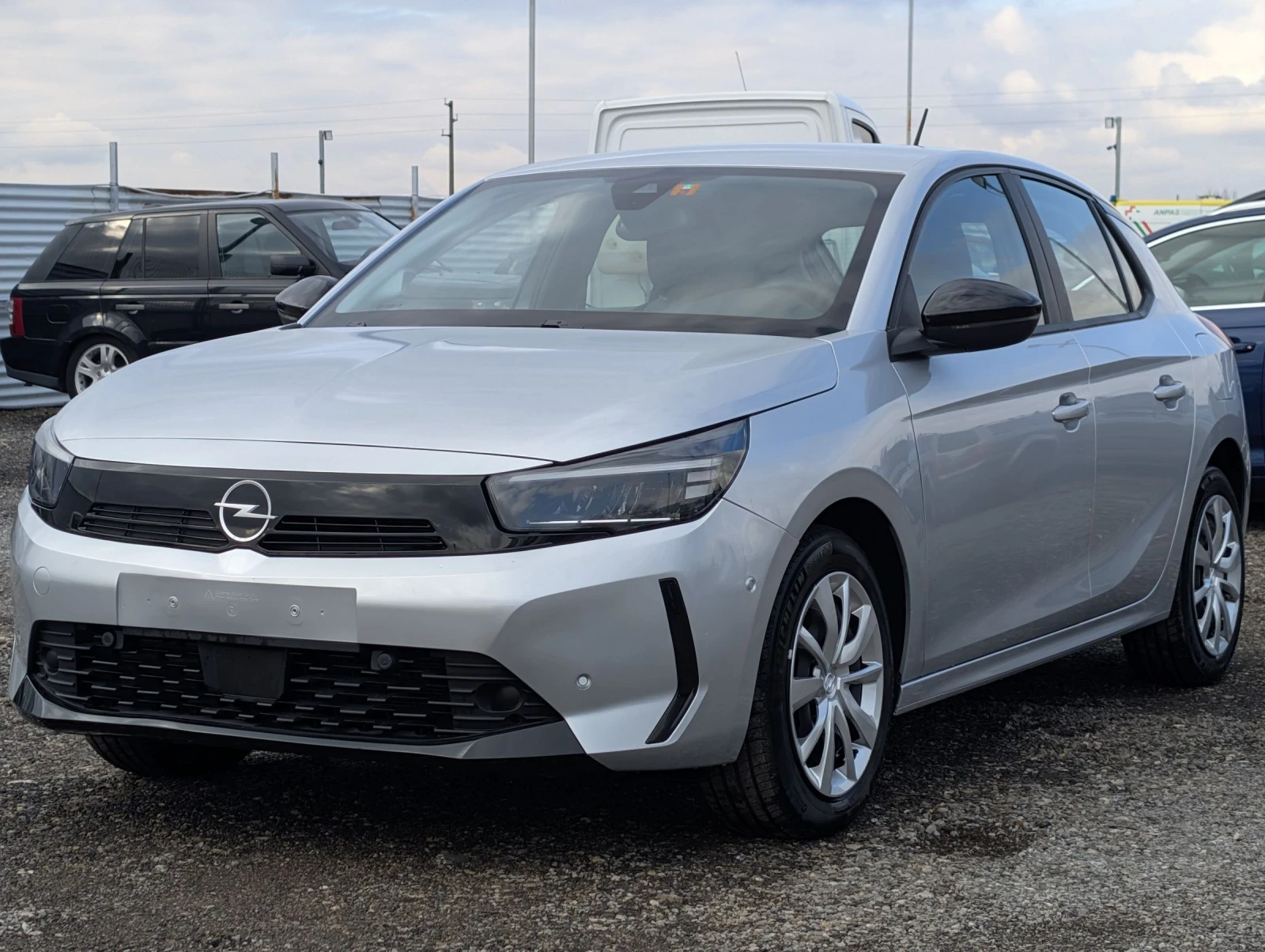 Opel Corsa 1.2i* 2024г.* 7700км