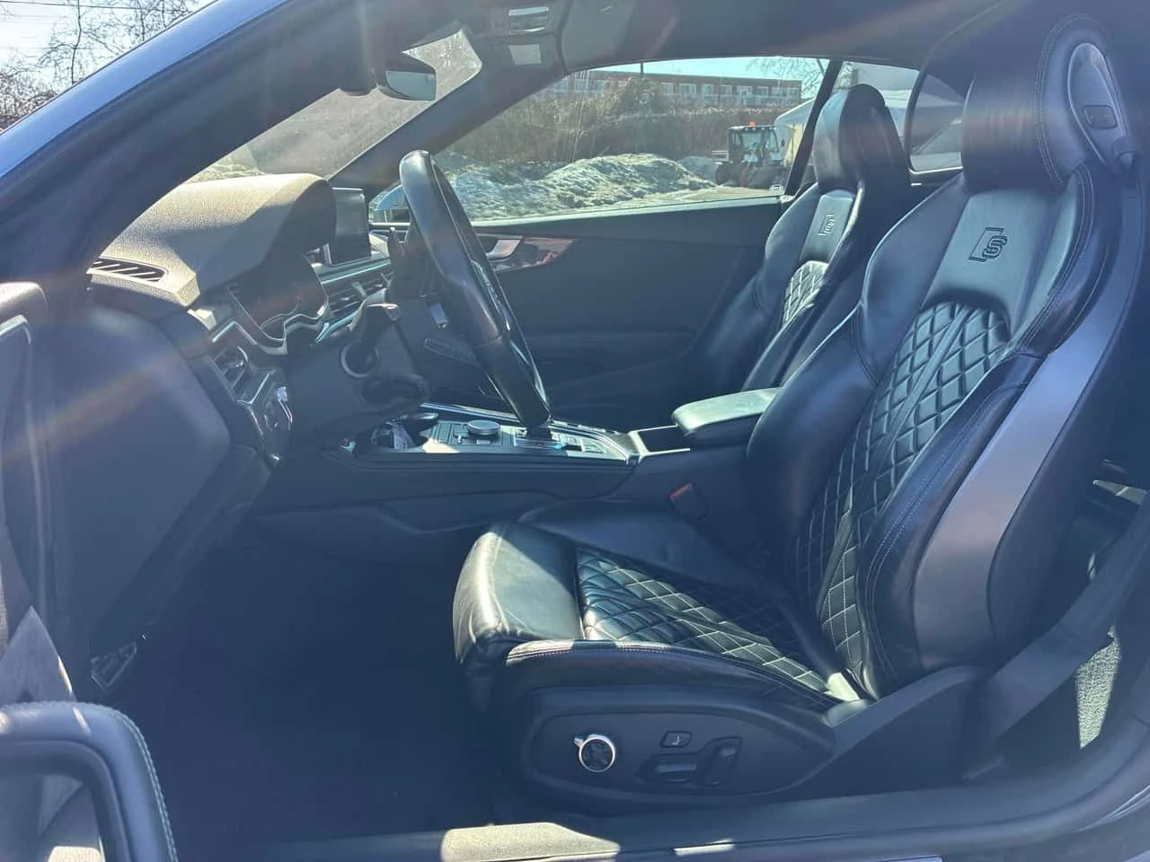 Audi Cabriolet  Technik/360/DISTRONIC/B&O, снимка 12 - Автомобили и джипове - 53936655