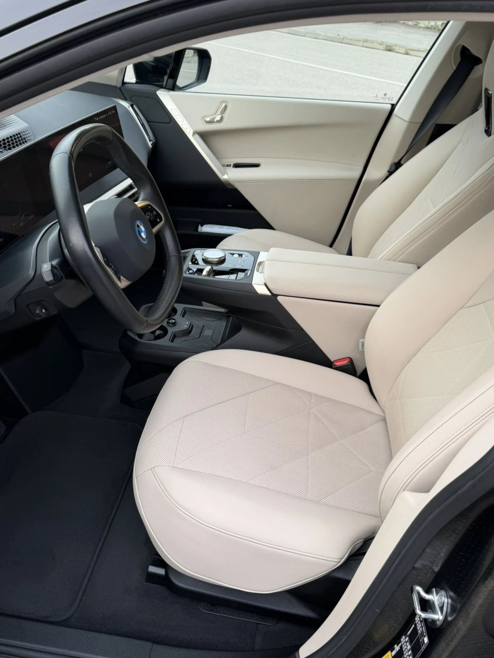 BMW iX, снимка 7 - Автомобили и джипове - 54345923