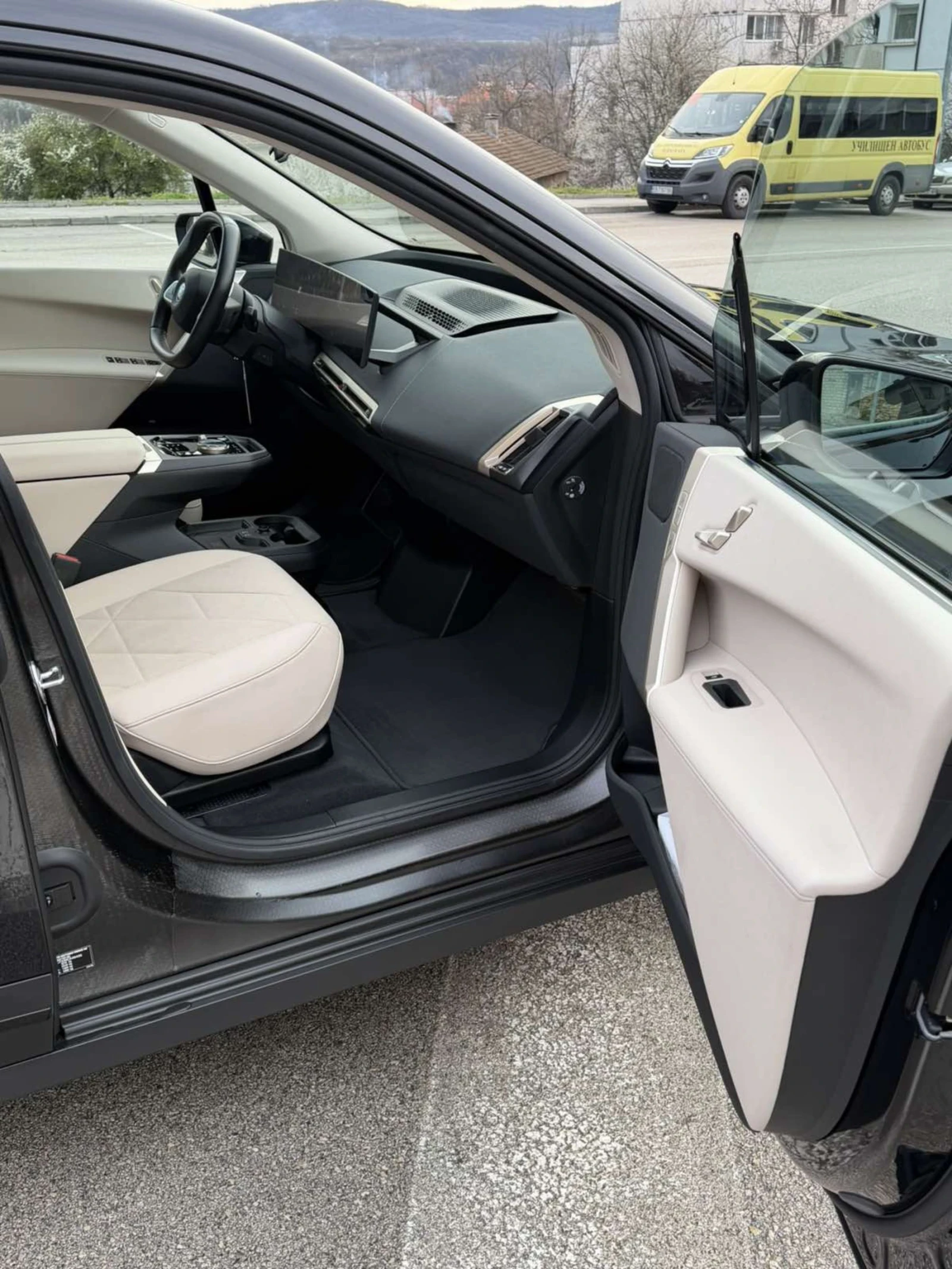 BMW iX, снимка 4 - Автомобили и джипове - 54345923