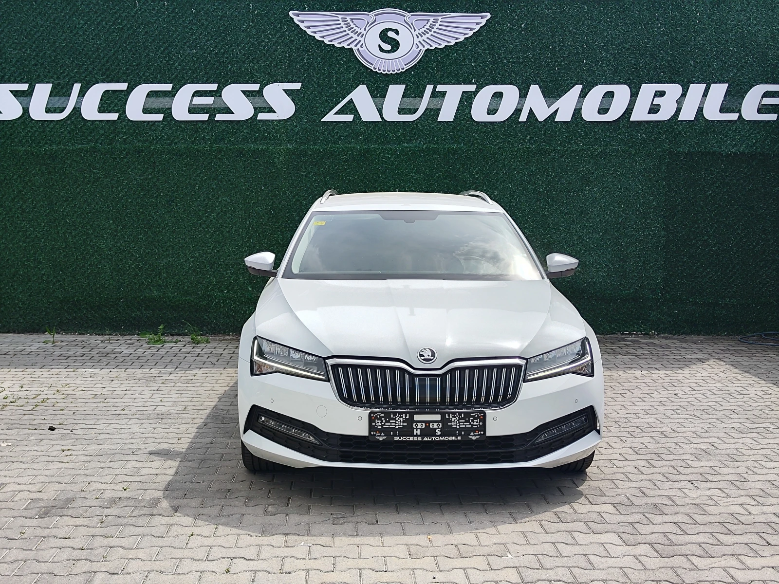 Skoda Superb 2.0* CAMERA* FACE* DISTRONIC* LIZING