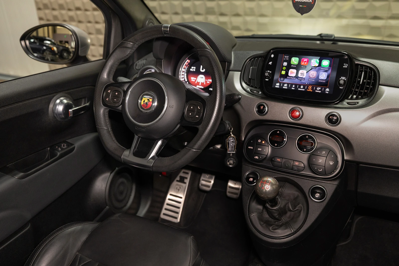 Abarth 595 Turismo 1.4 T-Jet * Akrapovič * , снимка 11 - Автомобили и джипове - 54600716