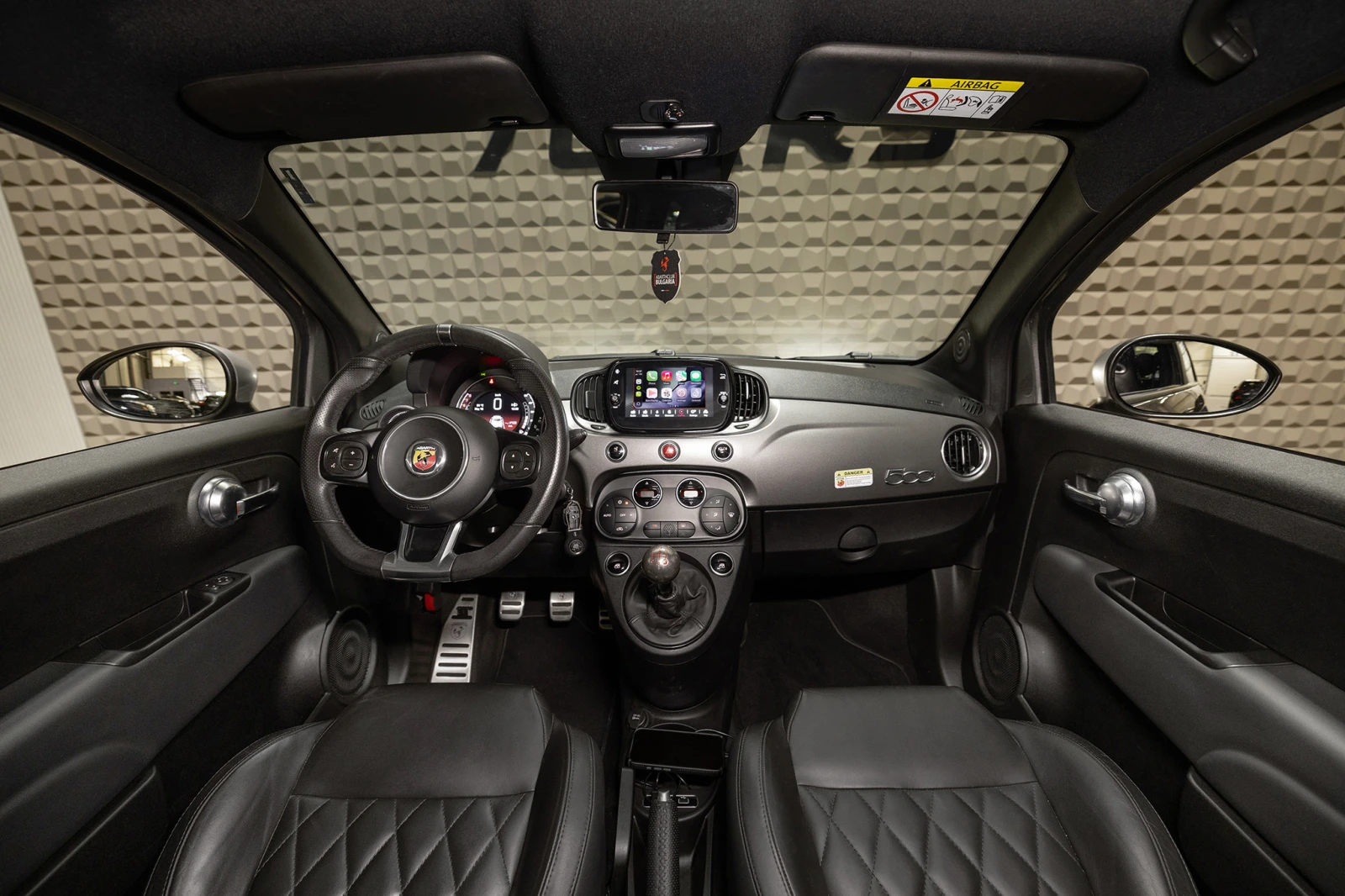 Abarth 595 Turismo 1.4 T-Jet * Akrapovič * , снимка 9 - Автомобили и джипове - 54600716