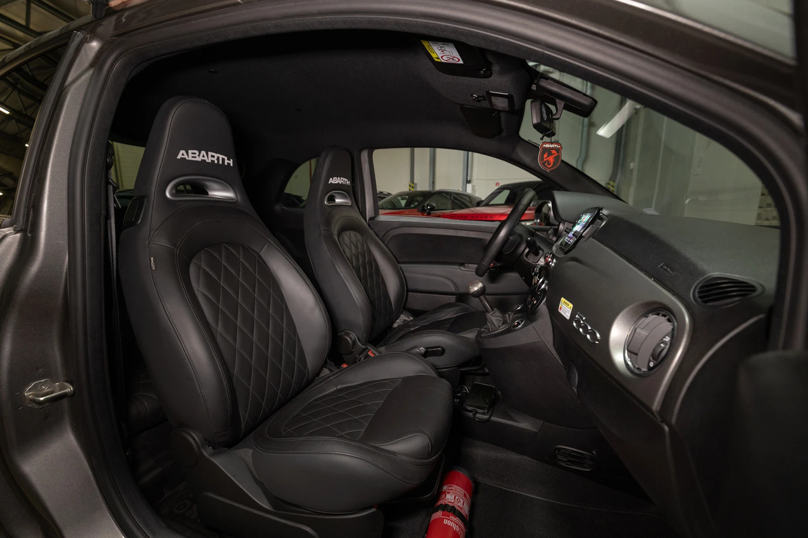 Abarth 595 Turismo 1.4 T-Jet * Akrapovič * , снимка 10 - Автомобили и джипове - 54600716