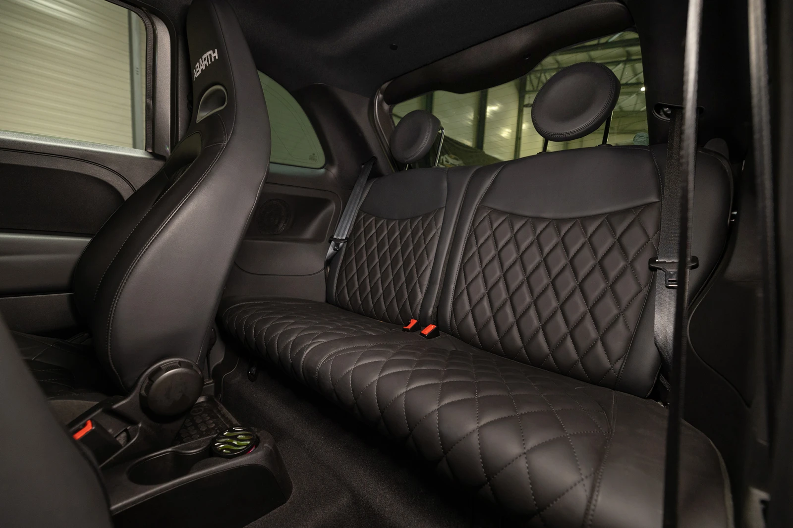 Abarth 595 Turismo 1.4 T-Jet * Akrapovič * , снимка 12 - Автомобили и джипове - 54600716
