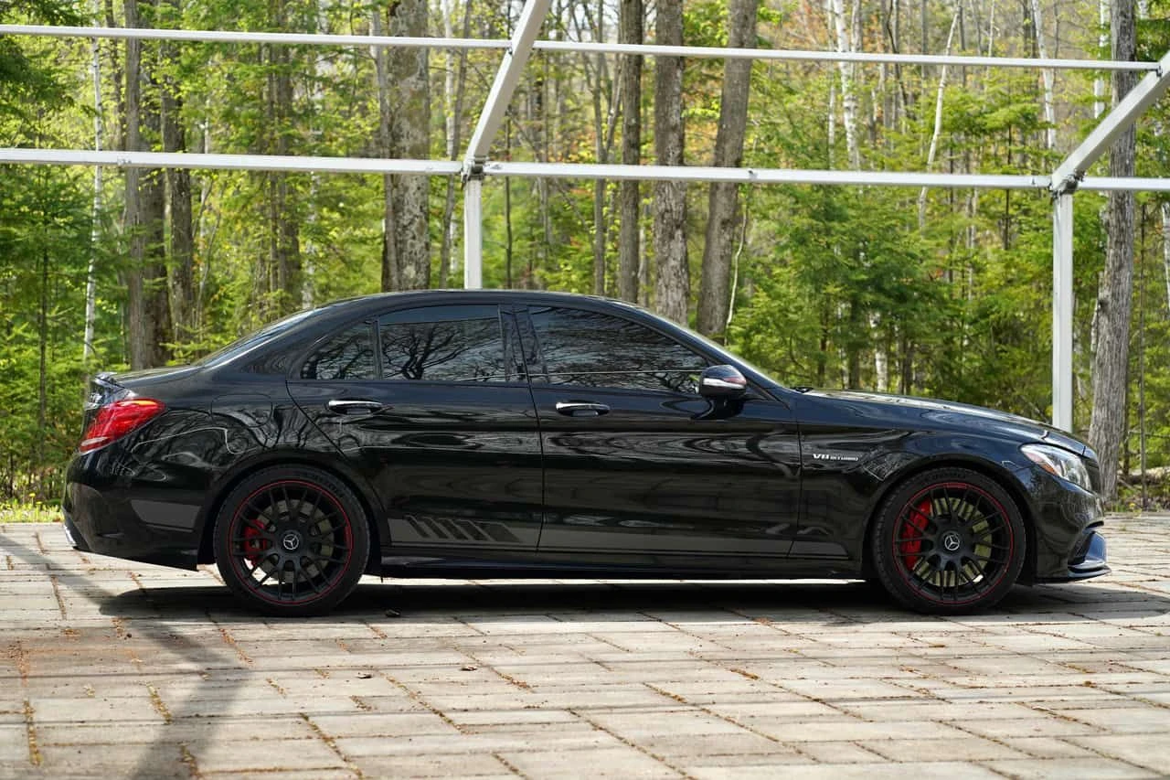 Mercedes-Benz C 63 AMG * S * CARFAX * АВТОКРЕДИТ БЕЗ ПЪРВОНАЧАЛНА ВНОСКА, снимка 3 - Автомобили и джипове - 54626360