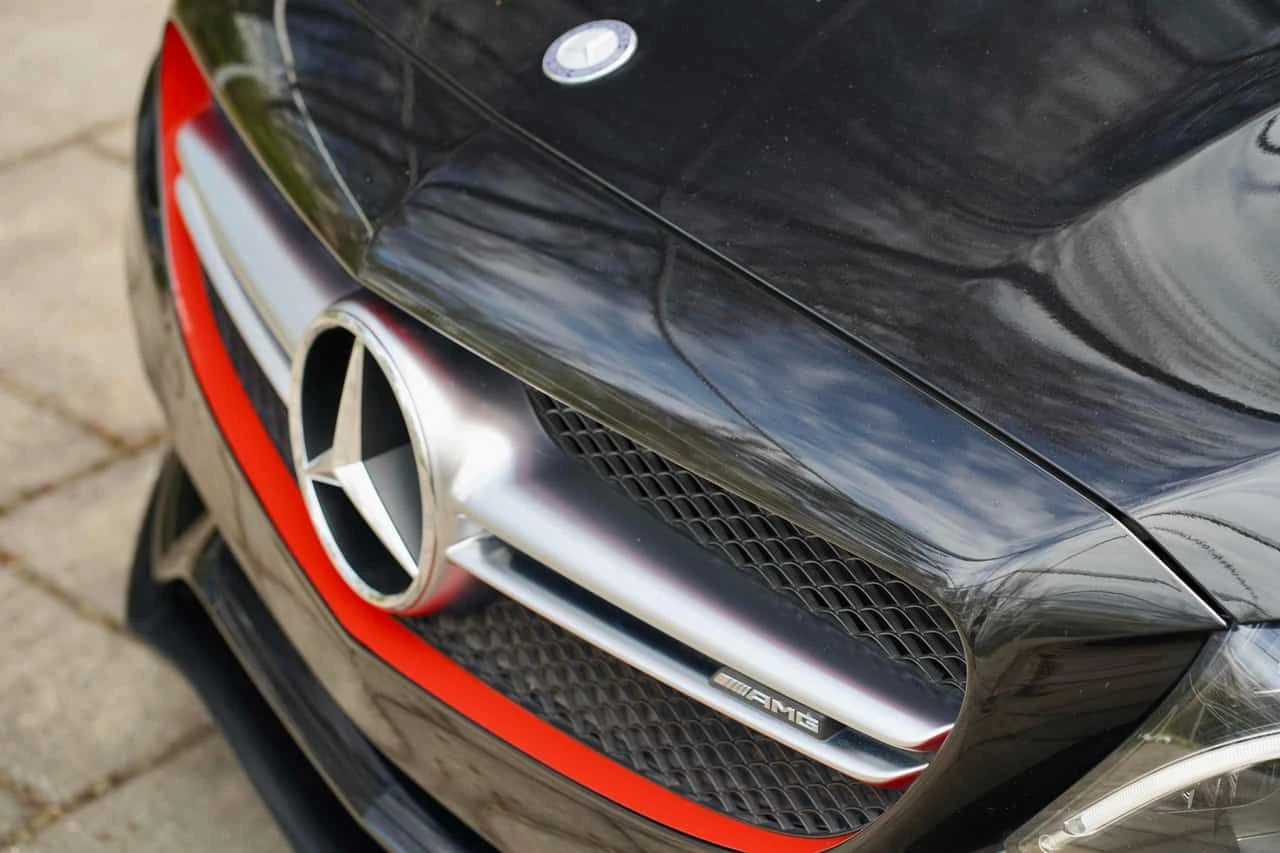 Mercedes-Benz C 63 AMG * S * CARFAX * АВТОКРЕДИТ БЕЗ ПЪРВОНАЧАЛНА ВНОСКА, снимка 11 - Автомобили и джипове - 54626360