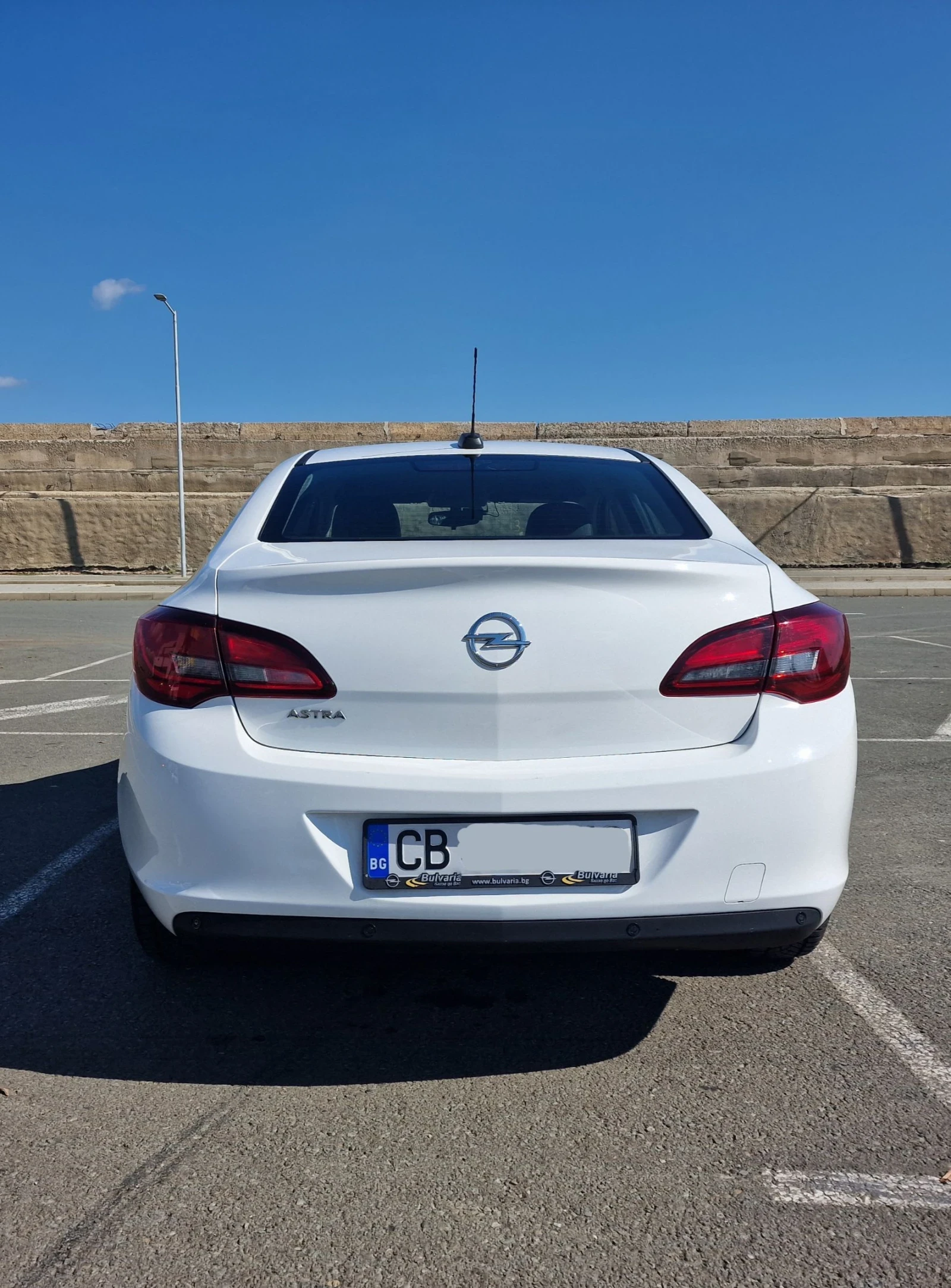 Opel Astra J, снимка 5 - Автомобили и джипове - 55390611
