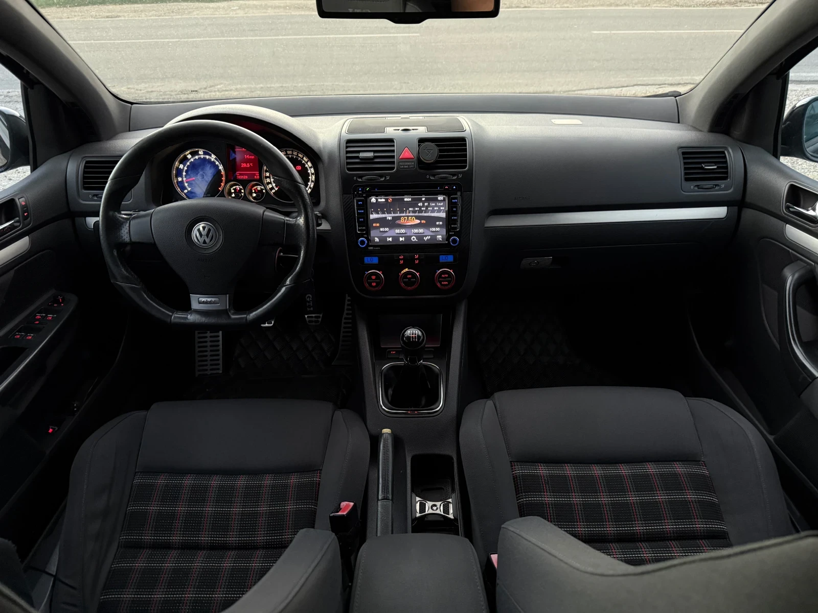 VW Golf 2.0 TURBO 300+ + + , снимка 11 - Автомобили и джипове - 55495346
