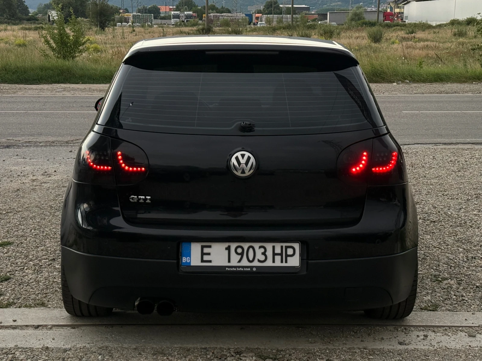 VW Golf 2.0 TURBO 300+ + + , снимка 5 - Автомобили и джипове - 55495346