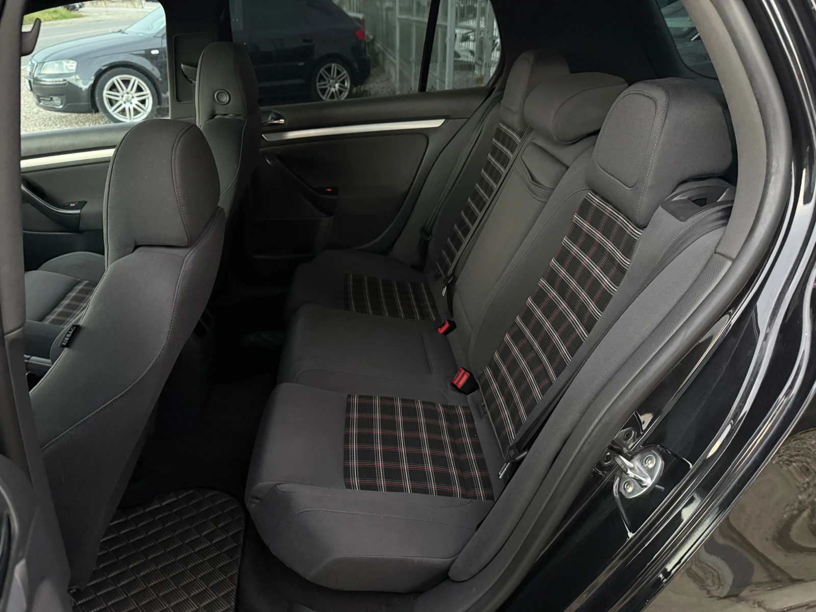 VW Golf 2.0 TURBO 300+ + + , снимка 10 - Автомобили и джипове - 55495346