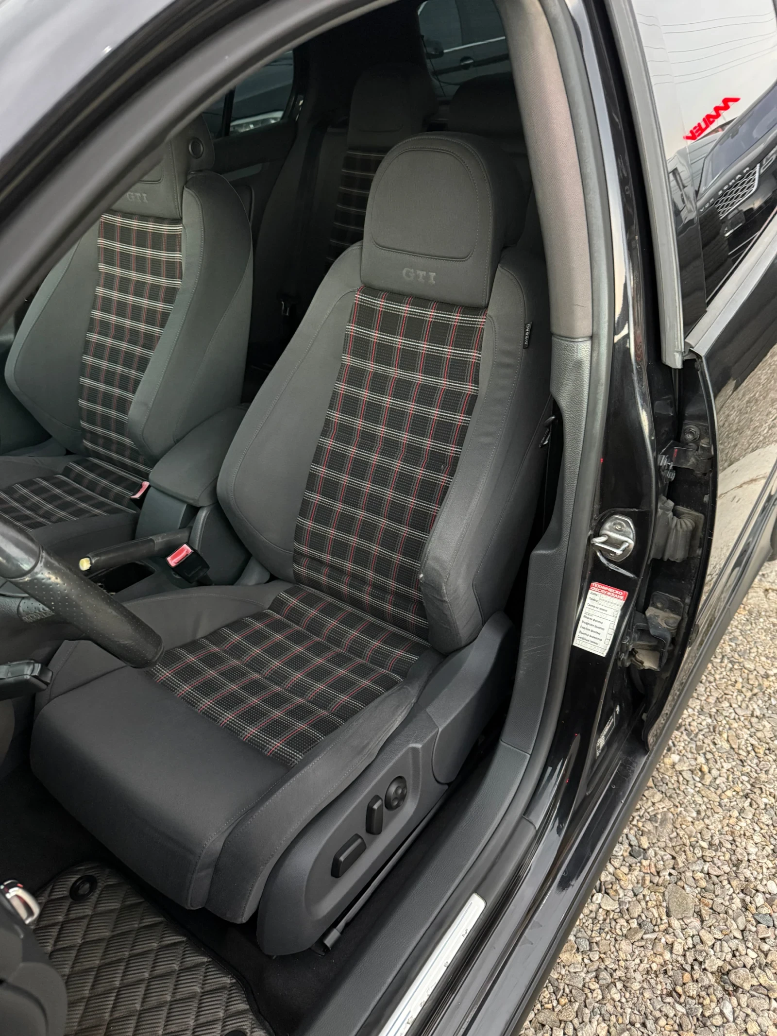 VW Golf 2.0 TURBO 300+ + + , снимка 9 - Автомобили и джипове - 55495346
