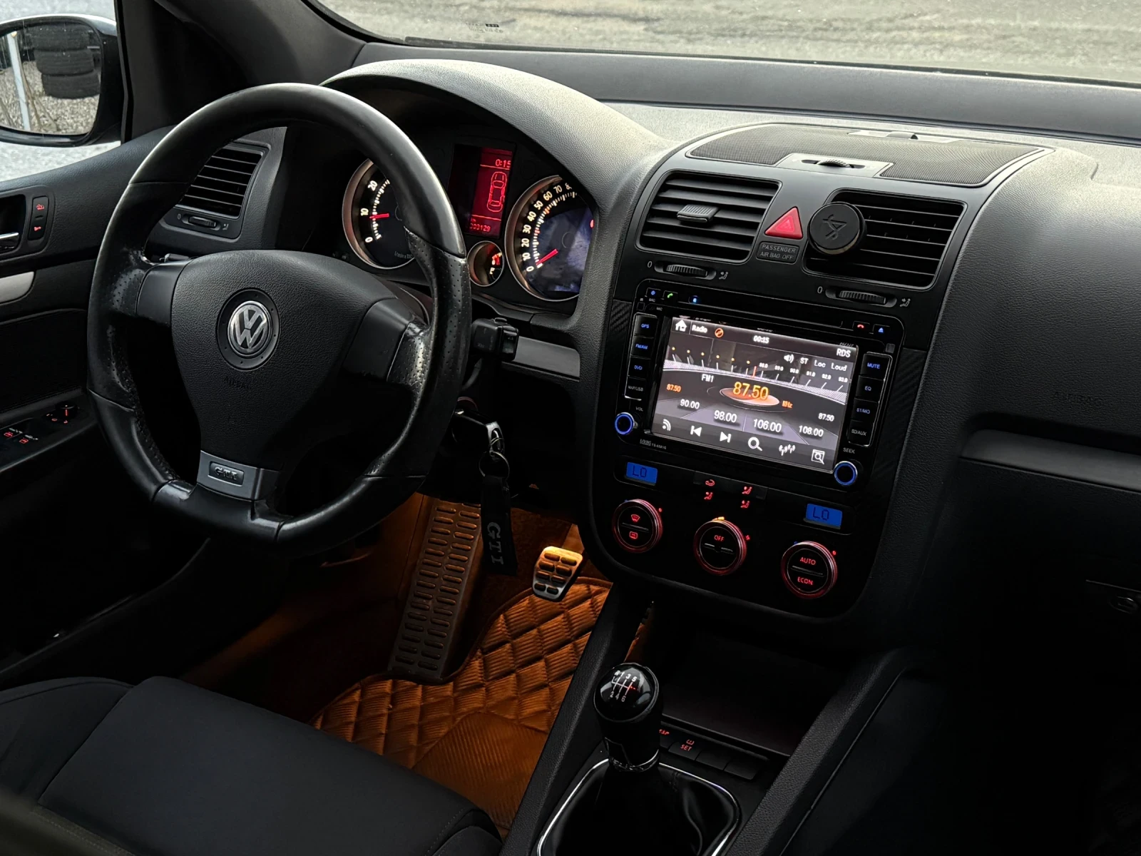 VW Golf 2.0 TURBO 300+ + + , снимка 12 - Автомобили и джипове - 55495346