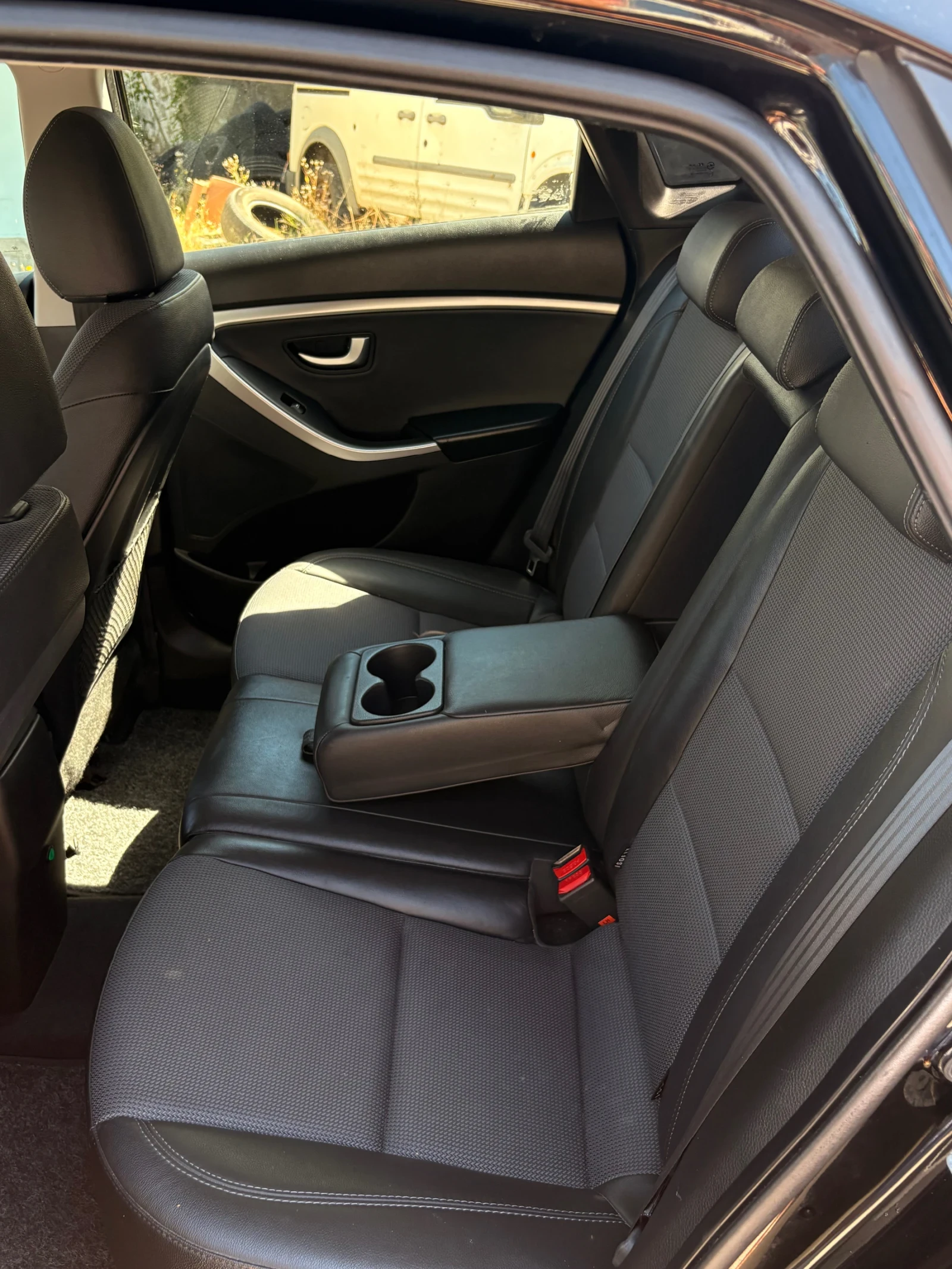 Hyundai I30 1.6 CRDi 128 к.с.   2013 г., снимка 10 - Автомобили и джипове - 55511132