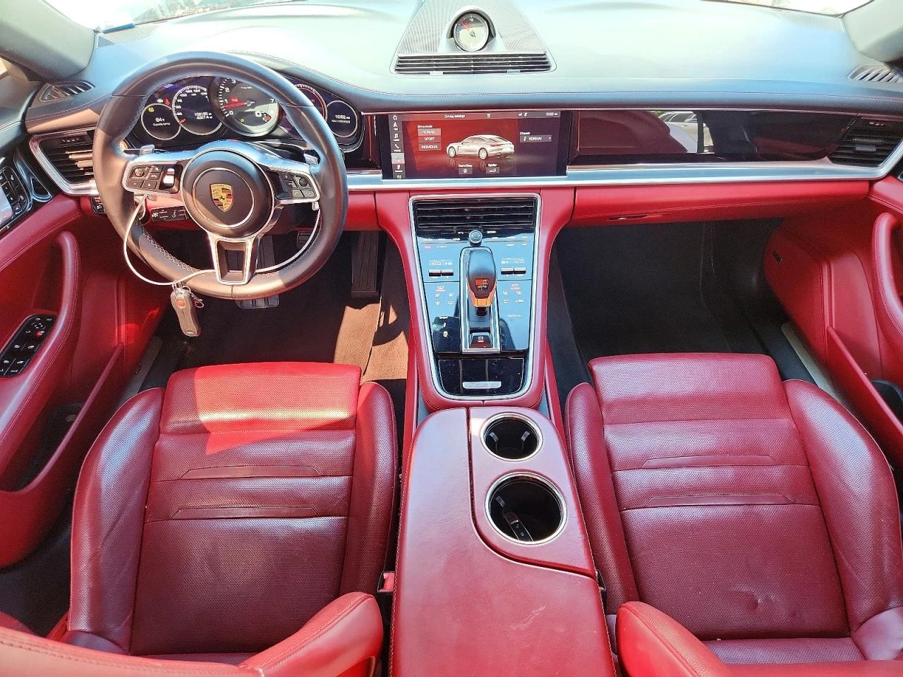 Porsche Panamera 3.0l 4, снимка 8 - Автомобили и джипове - 55566286