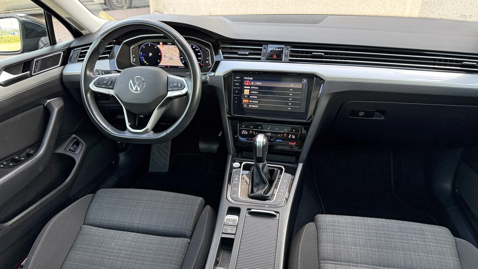 VW Passat 2.0 TDI DSG Business , снимка 9 - Автомобили и джипове - 55582157